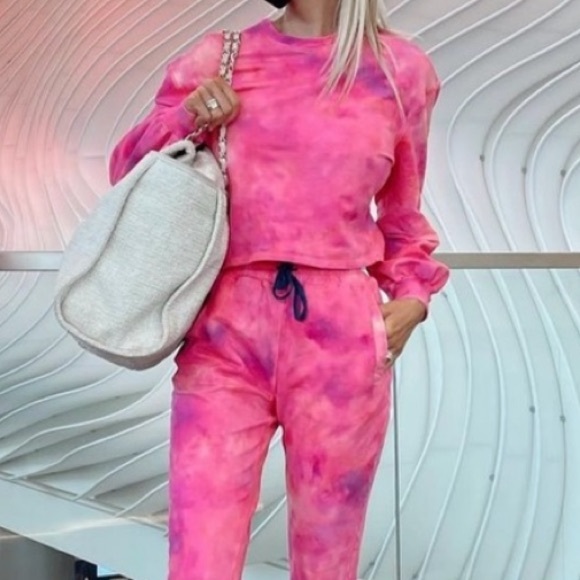 IVL Collective Women’s Cropped Sweatshirt - Picture 2 of 5